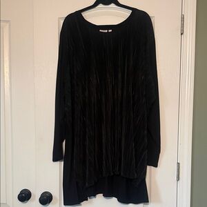 LOGO by Lori Goldstein Black Pleated Long Sleeve Tunic Top